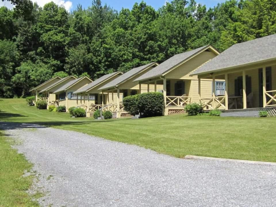 Serenity Motel Shaftsbury Extérieur photo