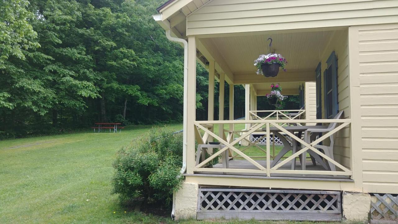 Serenity Motel Shaftsbury Extérieur photo