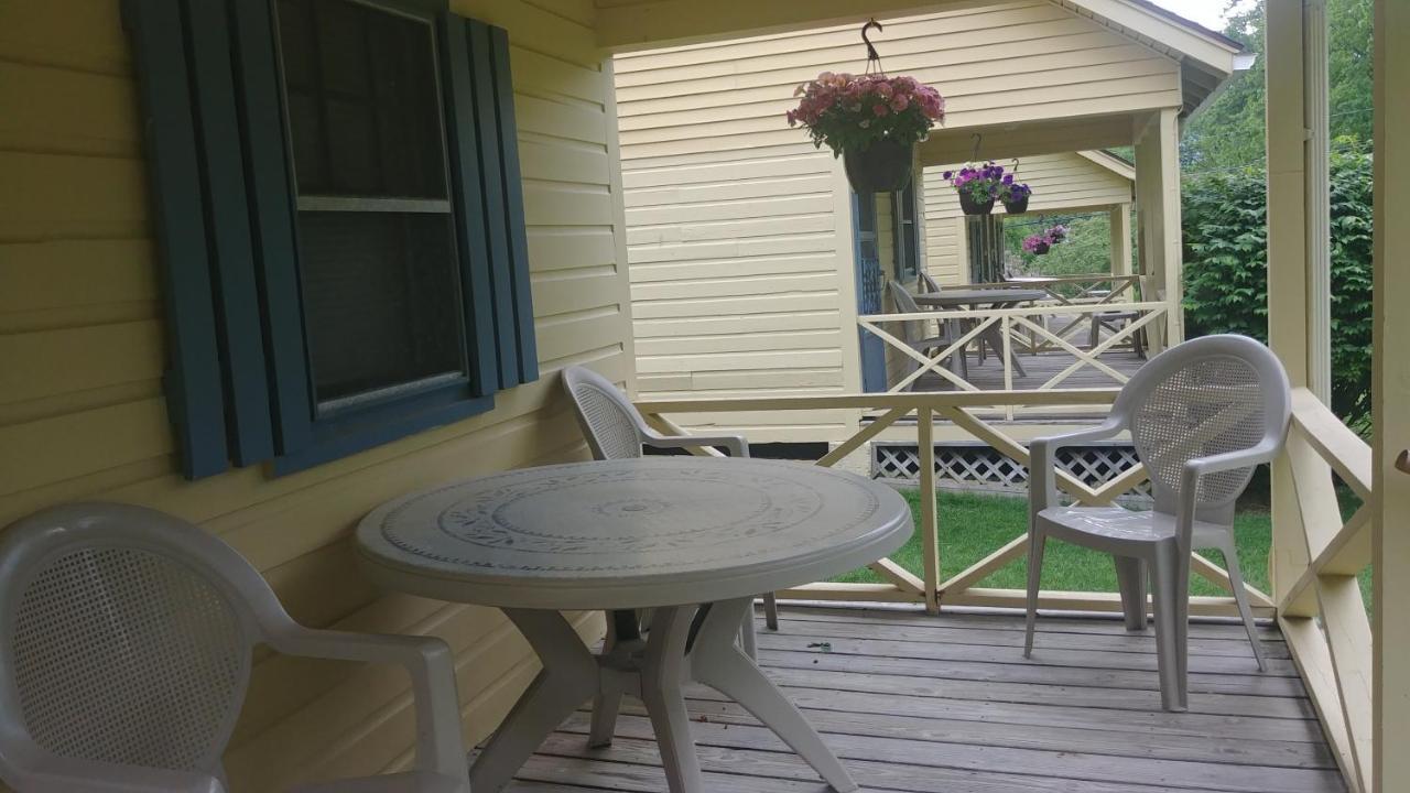 Serenity Motel Shaftsbury Extérieur photo