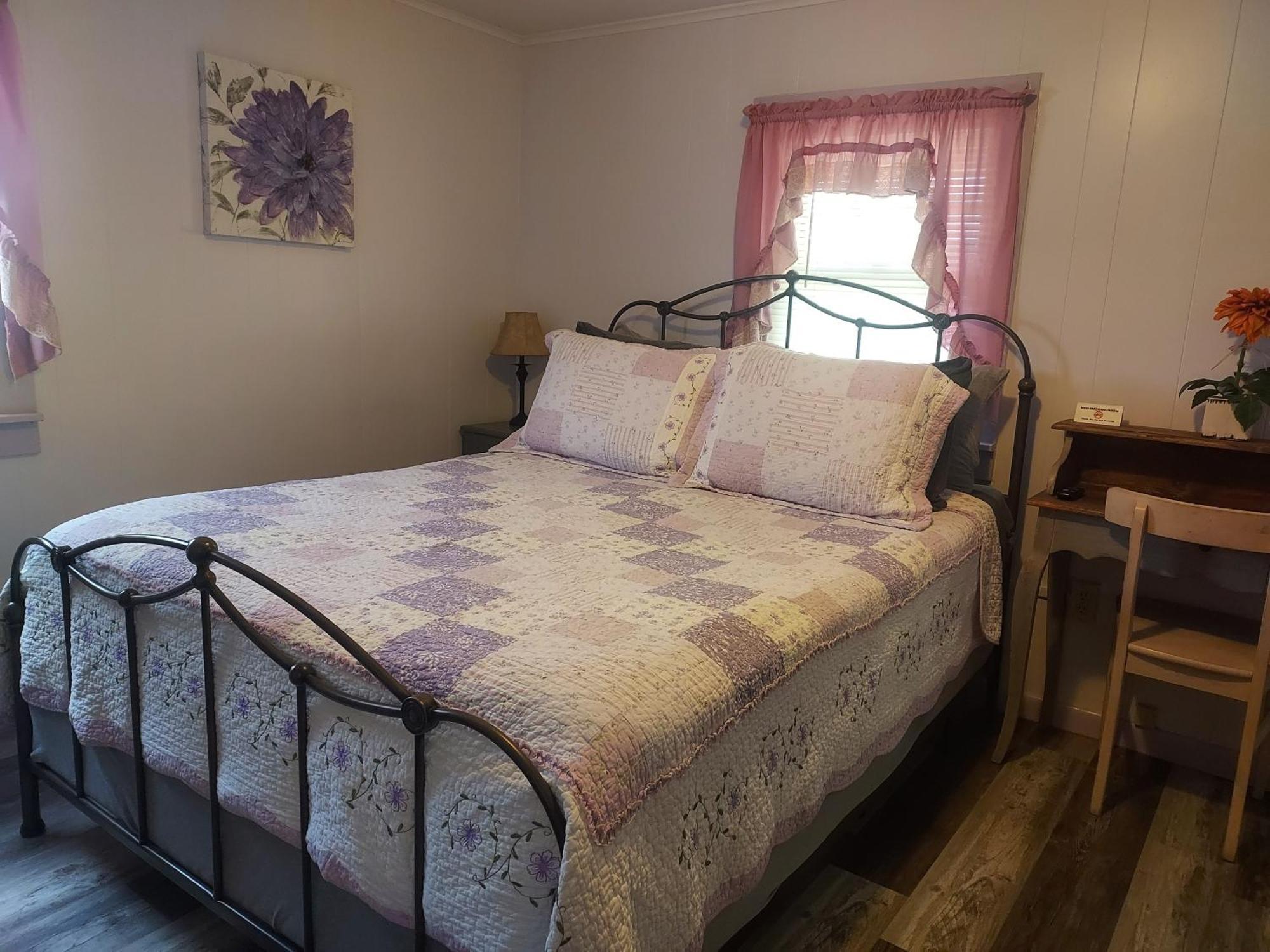 Serenity Motel Shaftsbury Extérieur photo