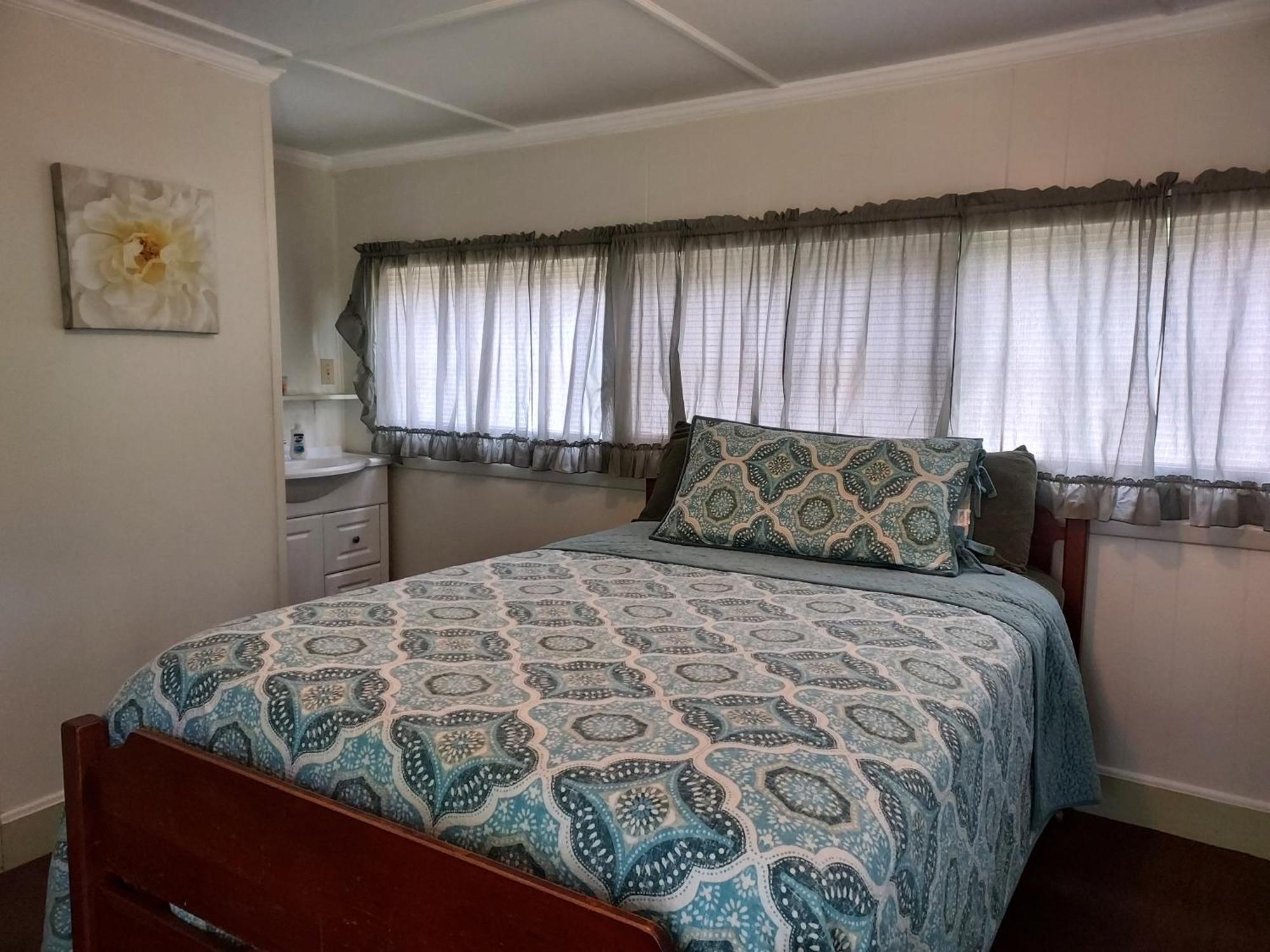 Serenity Motel Shaftsbury Extérieur photo