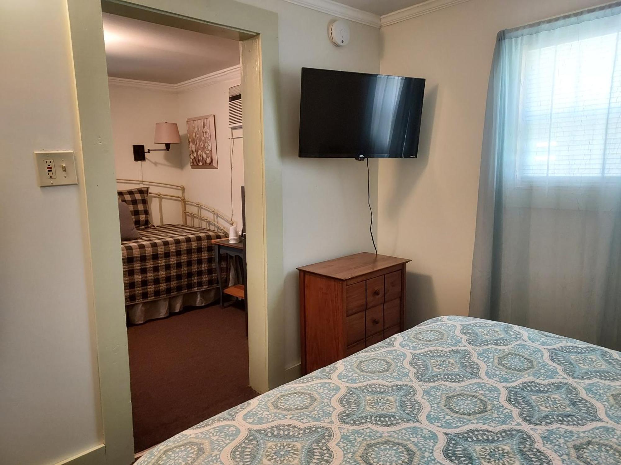 Serenity Motel Shaftsbury Extérieur photo
